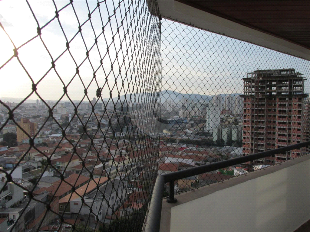 Apartamento a venda. 2 quartos (1 suíte), sacada, 2 vagas, depósito. Santana