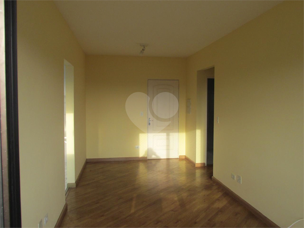 Apartamento a venda. 2 quartos (1 suíte), sacada, 2 vagas, depósito. Santana