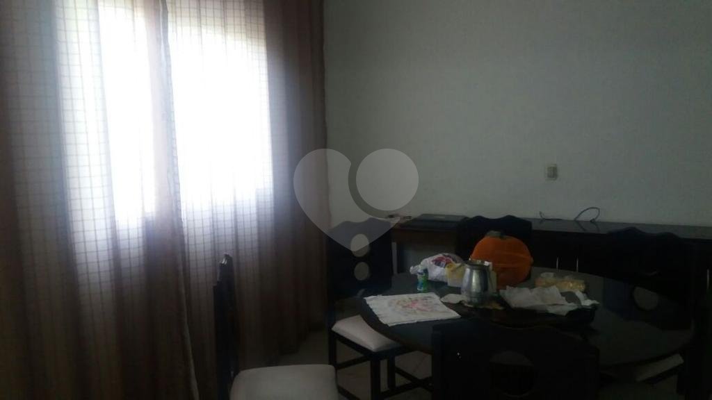 Sobrado à venda em local tranquilo, próximo a Serra