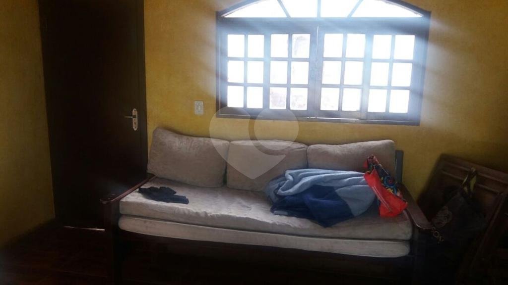 Sobrado à venda em local tranquilo, próximo a Serra