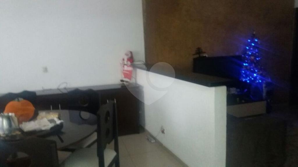 Sobrado à venda em local tranquilo, próximo a Serra