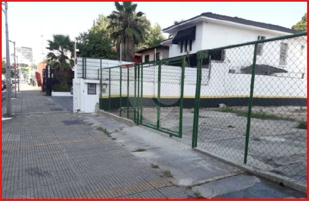 TERRENO NA AVENIDA REBOUÇAS