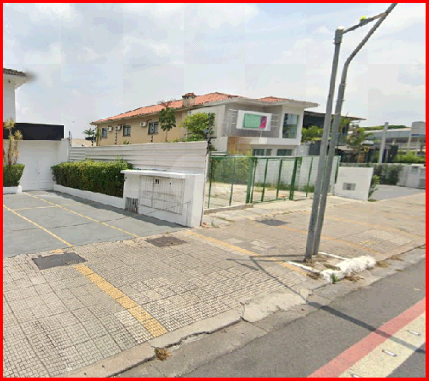 TERRENO NA AVENIDA REBOUÇAS