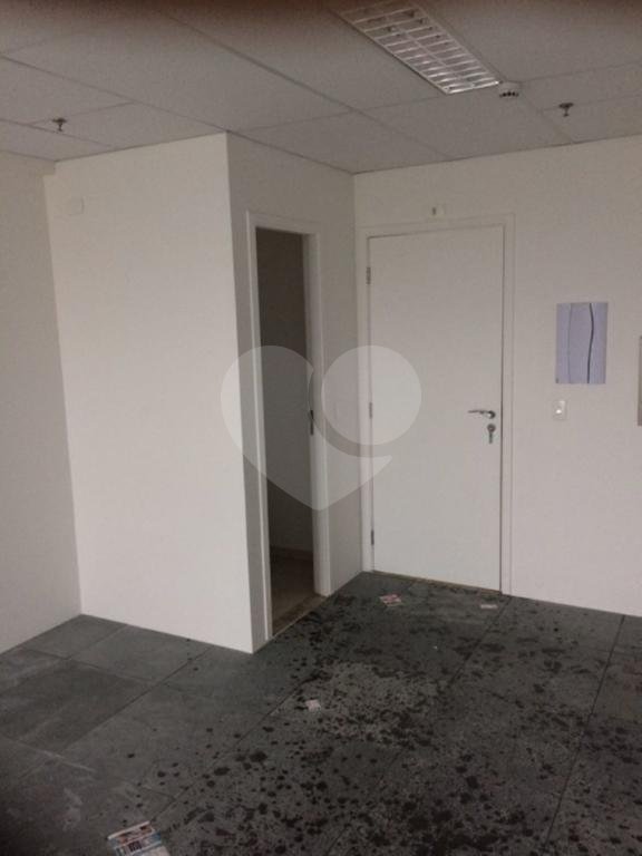 Linda sala comercial à venda em Santana, próximo do Metrô Tietê 