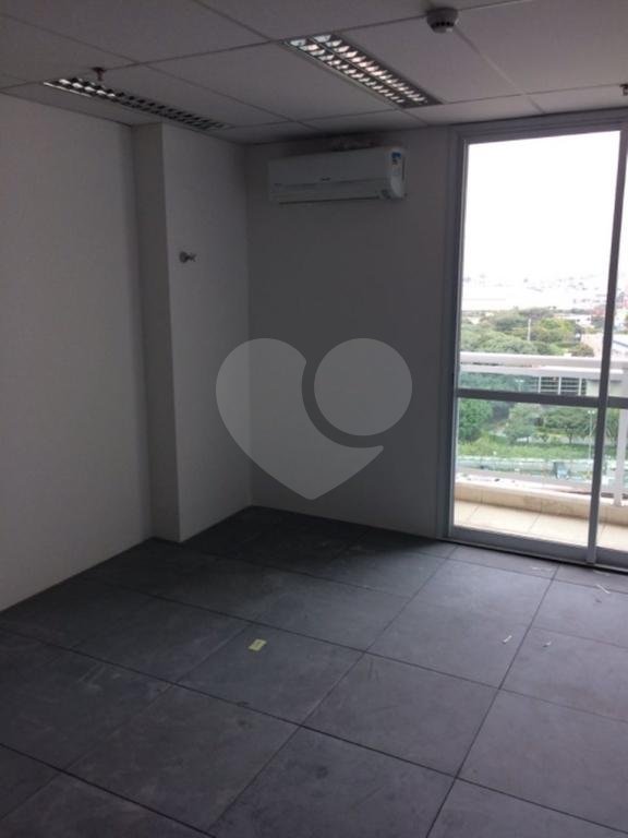 Linda sala comercial à venda em Santana, próximo do Metrô Tietê 