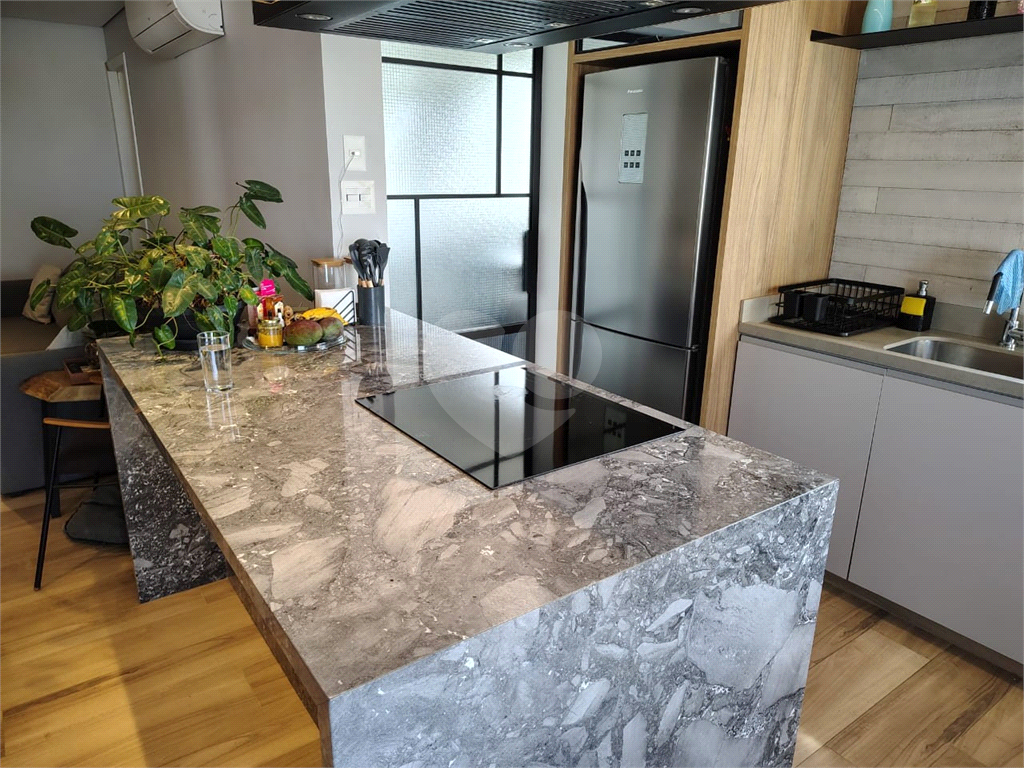 Apartamento mobiliado ( Porteira Fechada) com 3 suítes, 3 vagas e lazer completo