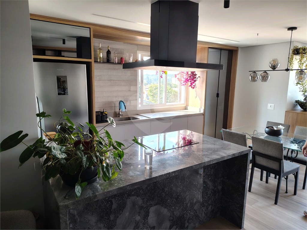 Apartamento mobiliado ( Porteira Fechada) com 3 suítes, 3 vagas e lazer completo