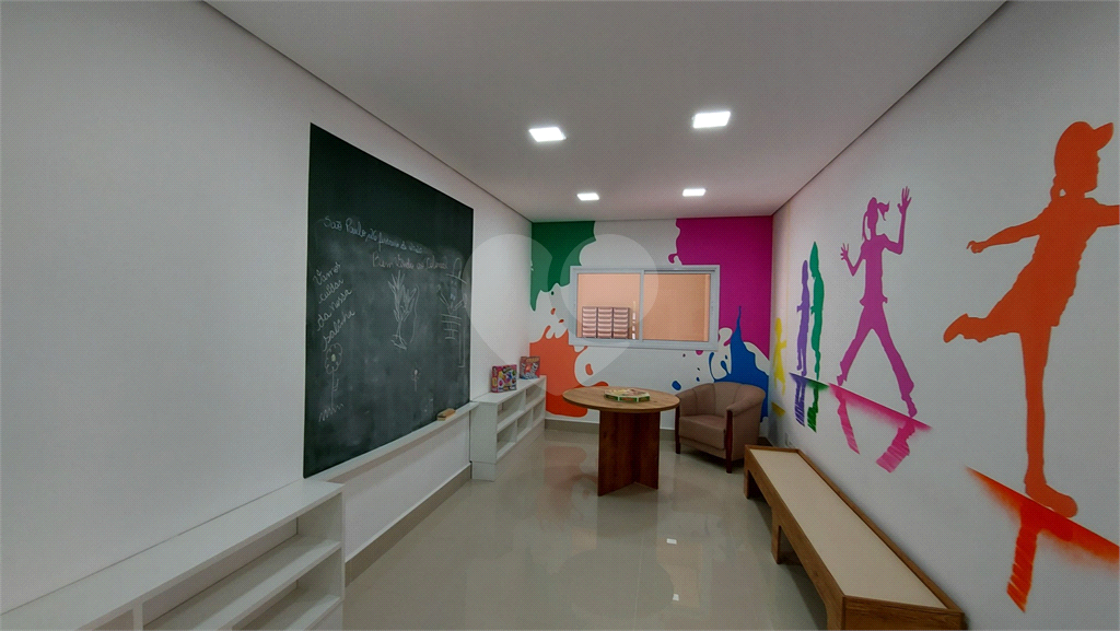 Apartamento mobiliado ( Porteira Fechada) com 3 suítes, 3 vagas e lazer completo