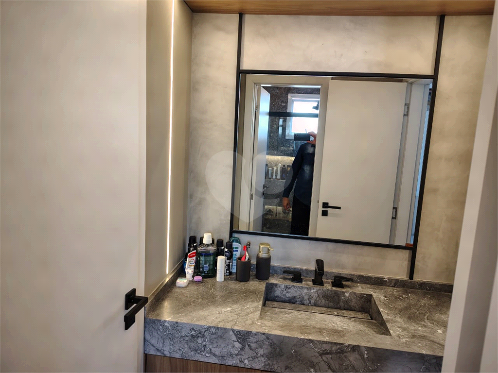 Apartamento mobiliado ( Porteira Fechada) com 3 suítes, 3 vagas e lazer completo