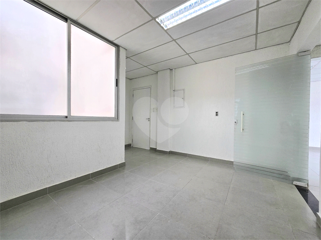 Sala comercial para aluguel com 4 salas 2 banheiros NO PARAISO 