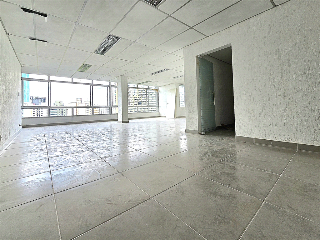 Sala comercial para aluguel com 4 salas 2 banheiros NO PARAISO 