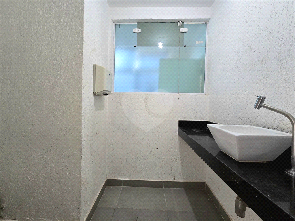 Sala comercial para aluguel com 4 salas 2 banheiros NO PARAISO 
