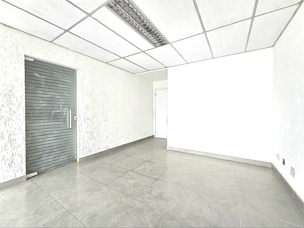 Sala comercial para aluguel com 4 salas 2 banheiros NO PARAISO 