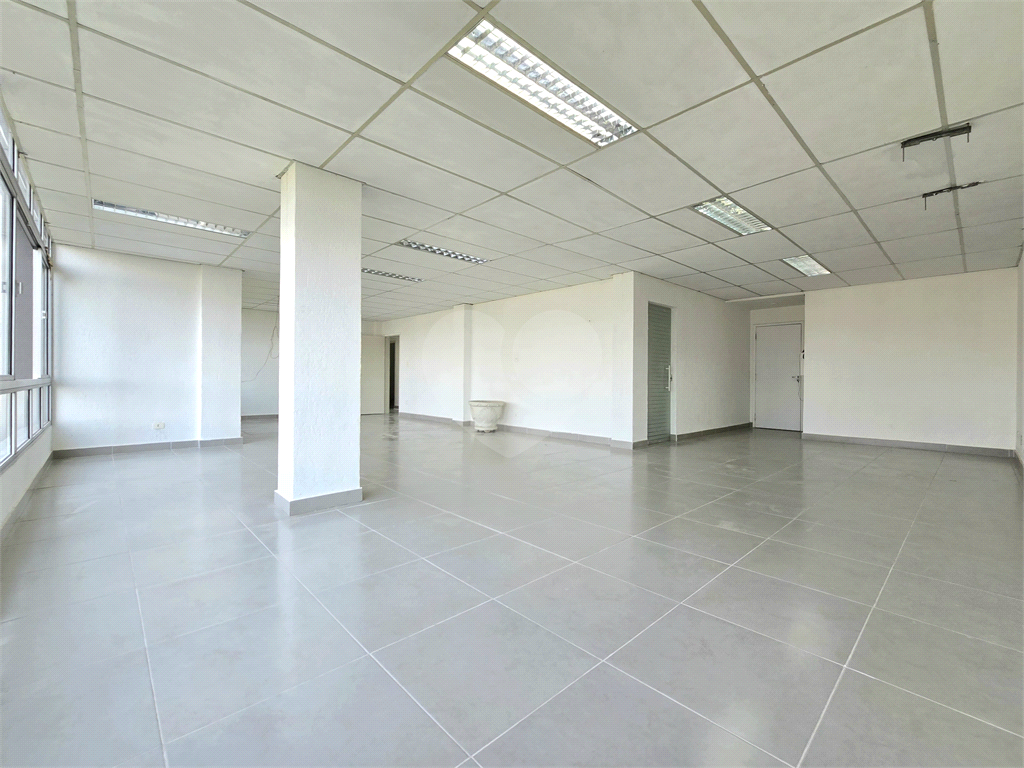 Sala comercial para aluguel com 4 salas 2 banheiros NO PARAISO 