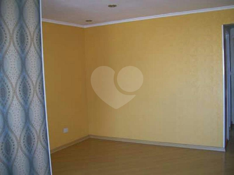 Apartamento à venda na Vila Amália com 3 dormitórios