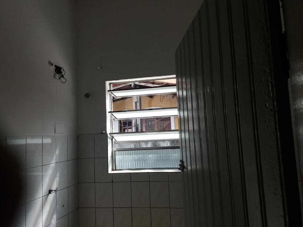 Amplo terreno com 04 casas no J.Paulistana