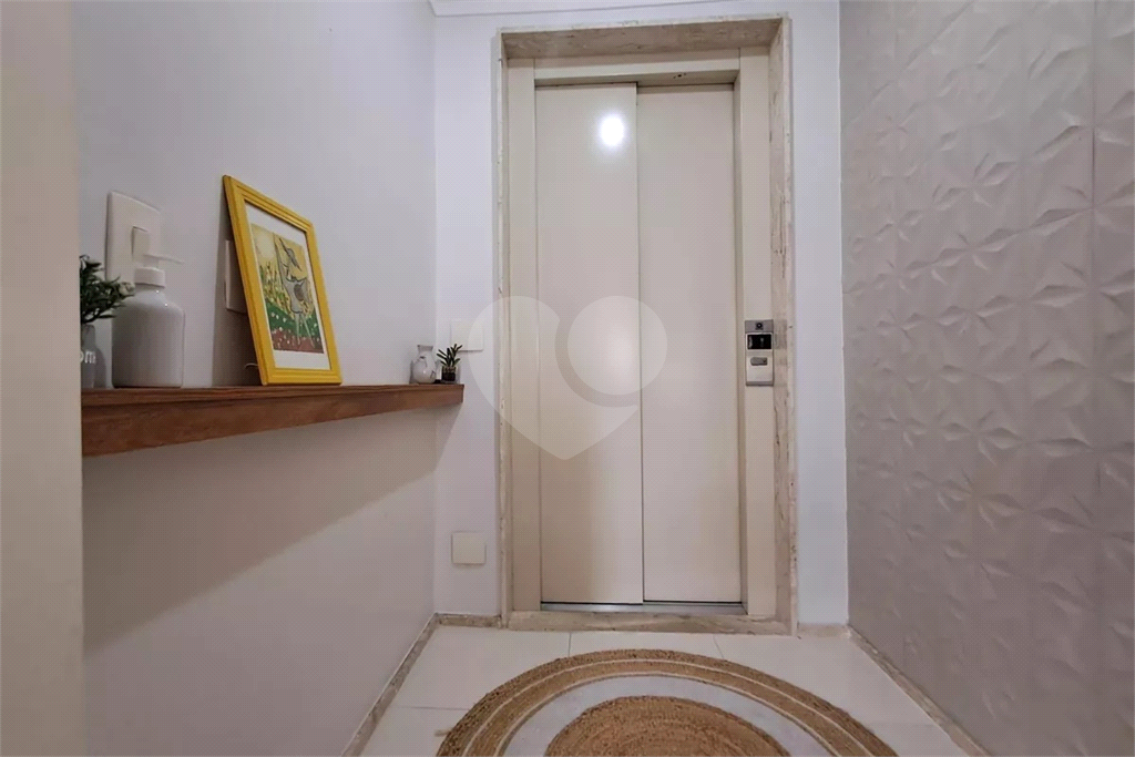 Apartamento Perdizes 3 suítes e 2 vagas de garagem 