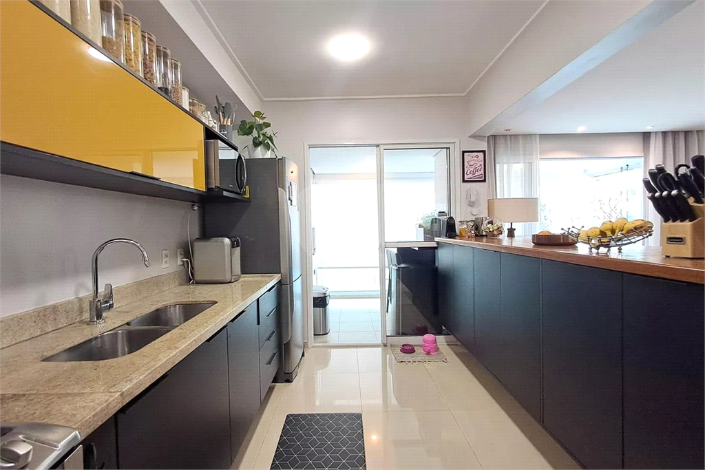 Apartamento Perdizes 3 suítes e 2 vagas de garagem 