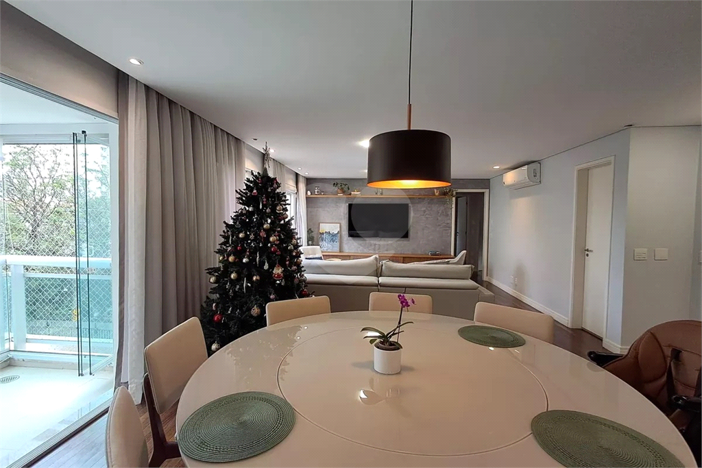 Apartamento Perdizes 3 suítes e 2 vagas de garagem 