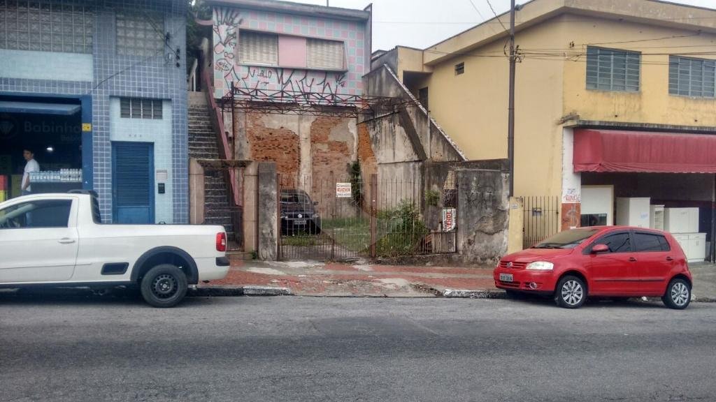 Terreno à venda com 3 quartos, 240m² - Foto 16