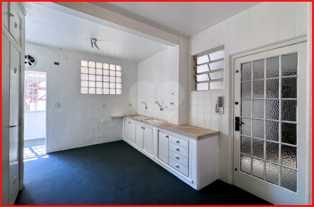 APARTAMENTO em HIGIENÓPOLIS