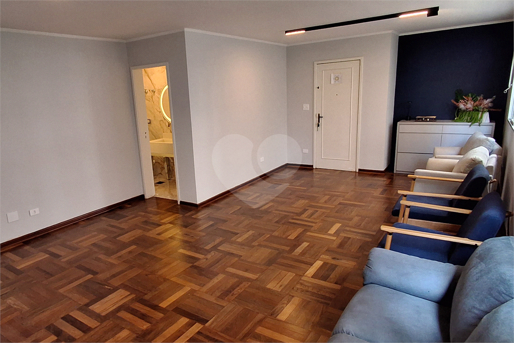 APARTAMENTO em HIGIENÓPOLIS