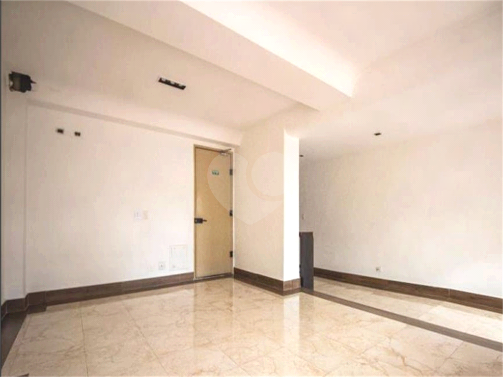 Apartamento no Campo Belo Para Venda.