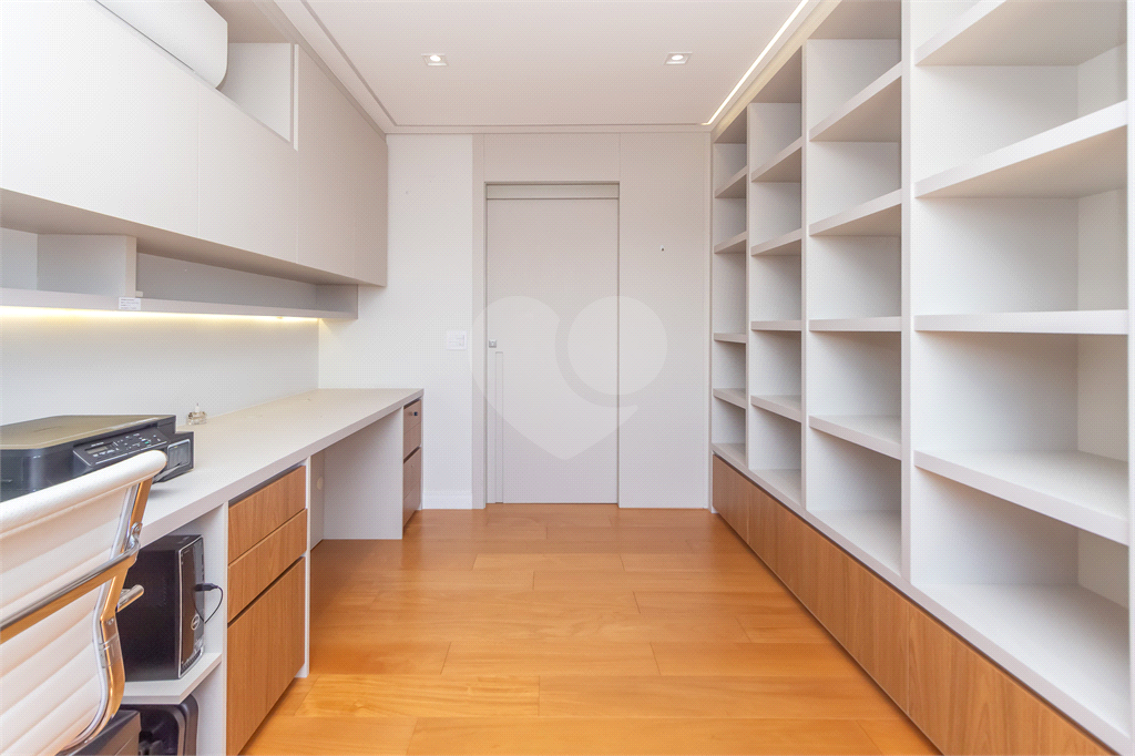 Apartamento - Vila Mariana - Alto Padrão - 3 Suítes - 4 Vagas - Venda / Compra - Próximo ao Metrô