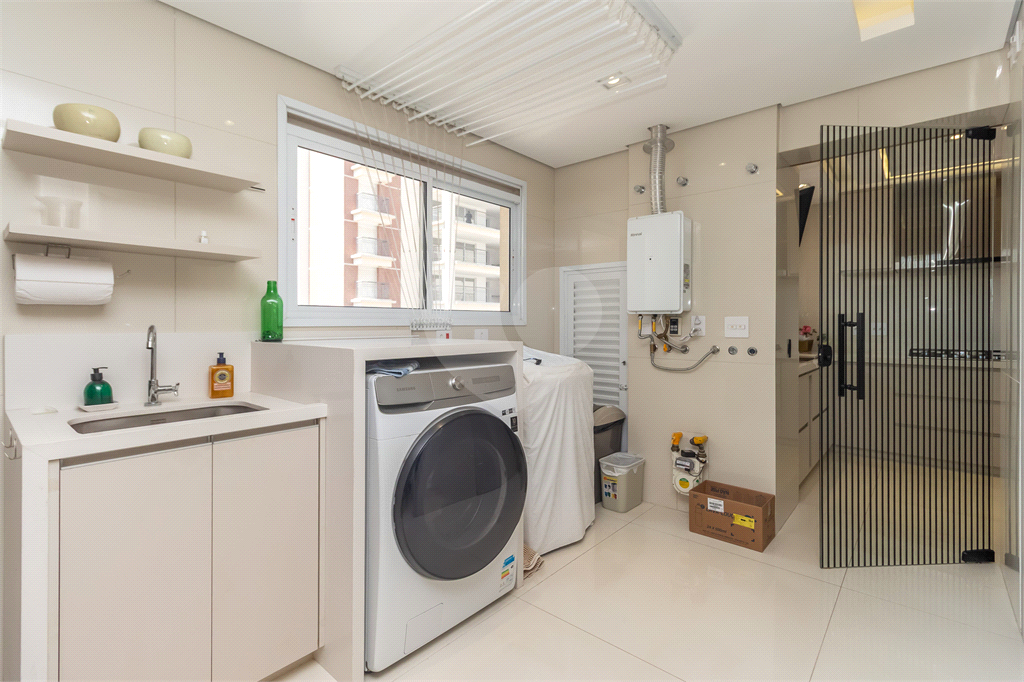 Apartamento - Vila Mariana - Alto Padrão - 3 Suítes - 4 Vagas - Venda / Compra - Próximo ao Metrô