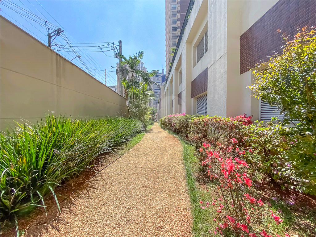 Apartamento - Vila Mariana - Alto Padrão - 3 Suítes - 4 Vagas - Venda / Compra - Próximo ao Metrô