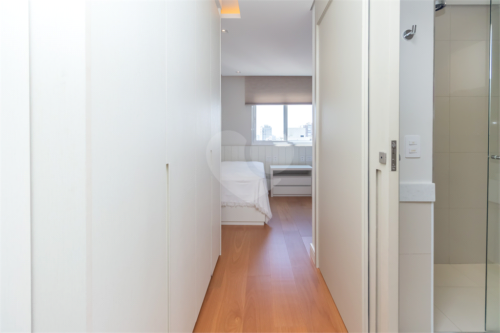 Apartamento - Vila Mariana - Alto Padrão - 3 Suítes - 4 Vagas - Venda / Compra - Próximo ao Metrô
