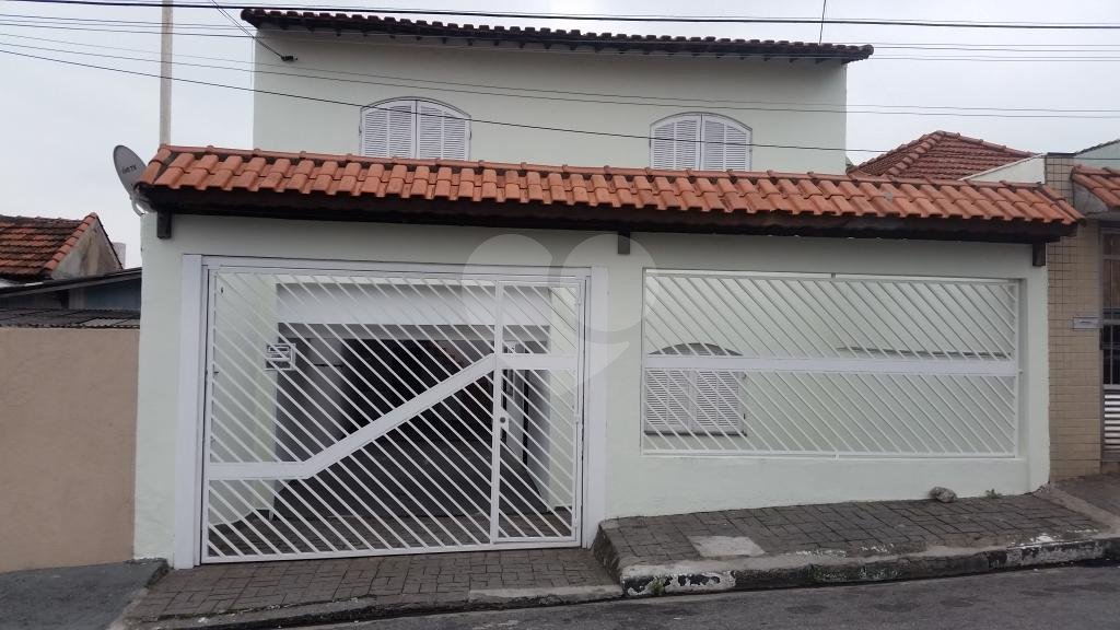 Sobrado à venda com 4 quartos, 180m² - Foto 1