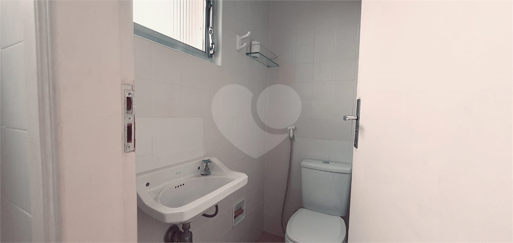 Imóvel de 98m² com 3 quartos, 1 suíte, sala ampla e academia 01 vaga Perdizes 