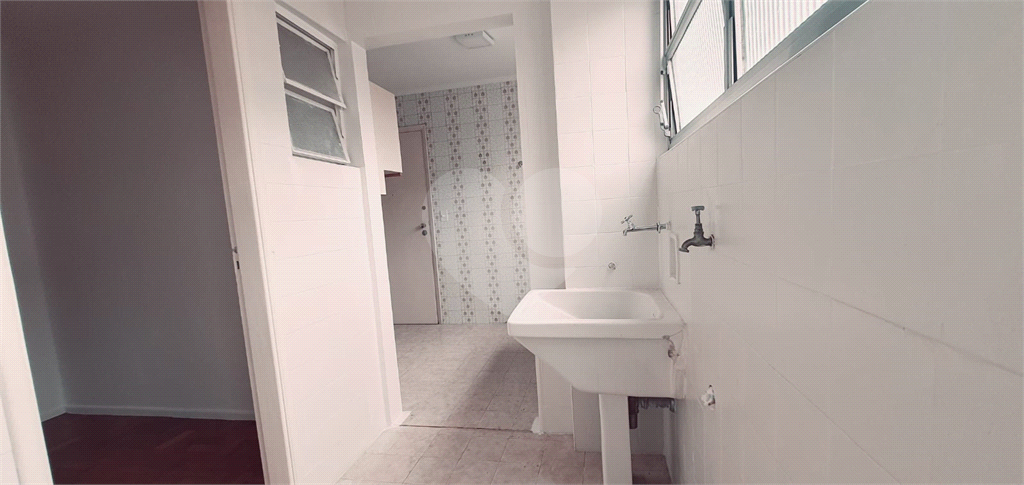 Imóvel de 98m² com 3 quartos, 1 suíte, sala ampla e academia 01 vaga Perdizes 