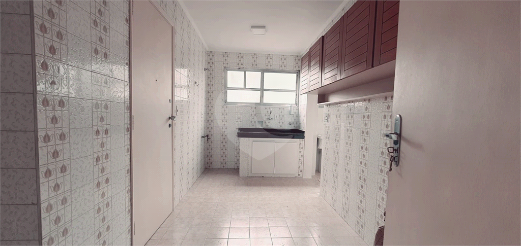 Imóvel de 98m² com 3 quartos, 1 suíte, sala ampla e academia 01 vaga Perdizes 