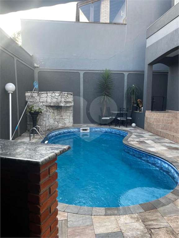 Sobrado em Rua Fechada localizado em área nobre do Jardim Guapira ,4 dormitórios 2 suítes e piscina 