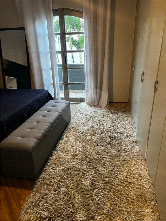 Sobrado em Rua Fechada localizado em área nobre do Jardim Guapira ,4 dormitórios 2 suítes e piscina 