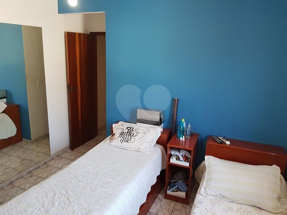 Sobrado à venda com 3 quartos, 200m² - Foto 5