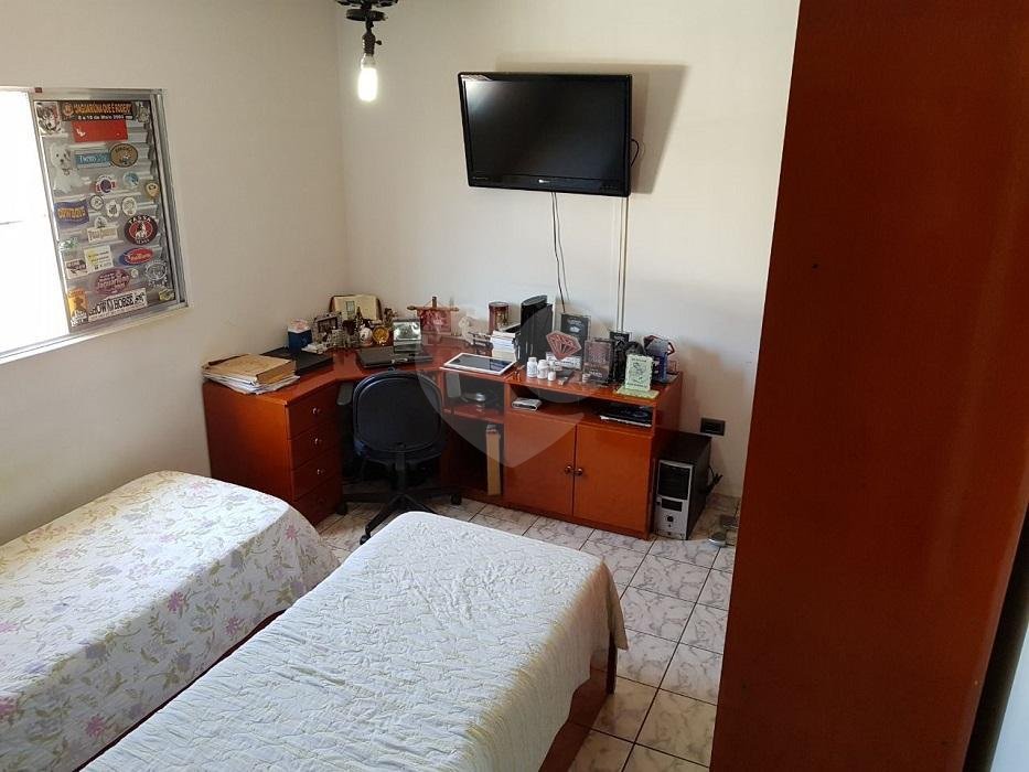 Sobrado à venda com 3 quartos, 200m² - Foto 4