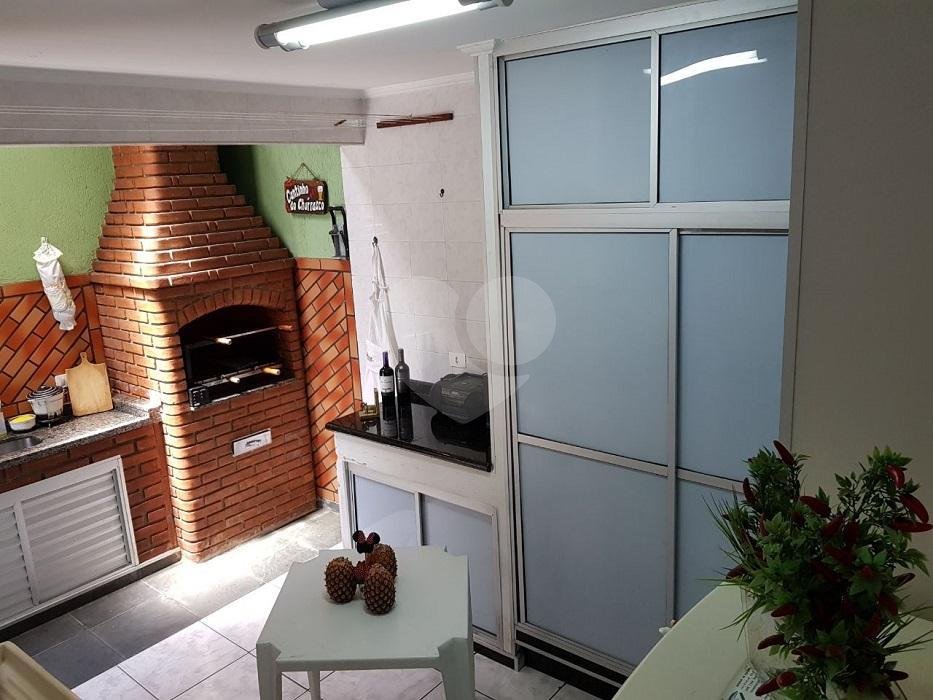 Sobrado à venda com 3 quartos, 200m² - Foto 1