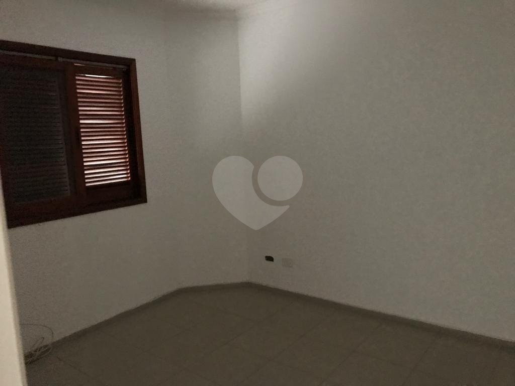 Sobrado à venda em condomínio fechado no pé da Serra da Cantareira