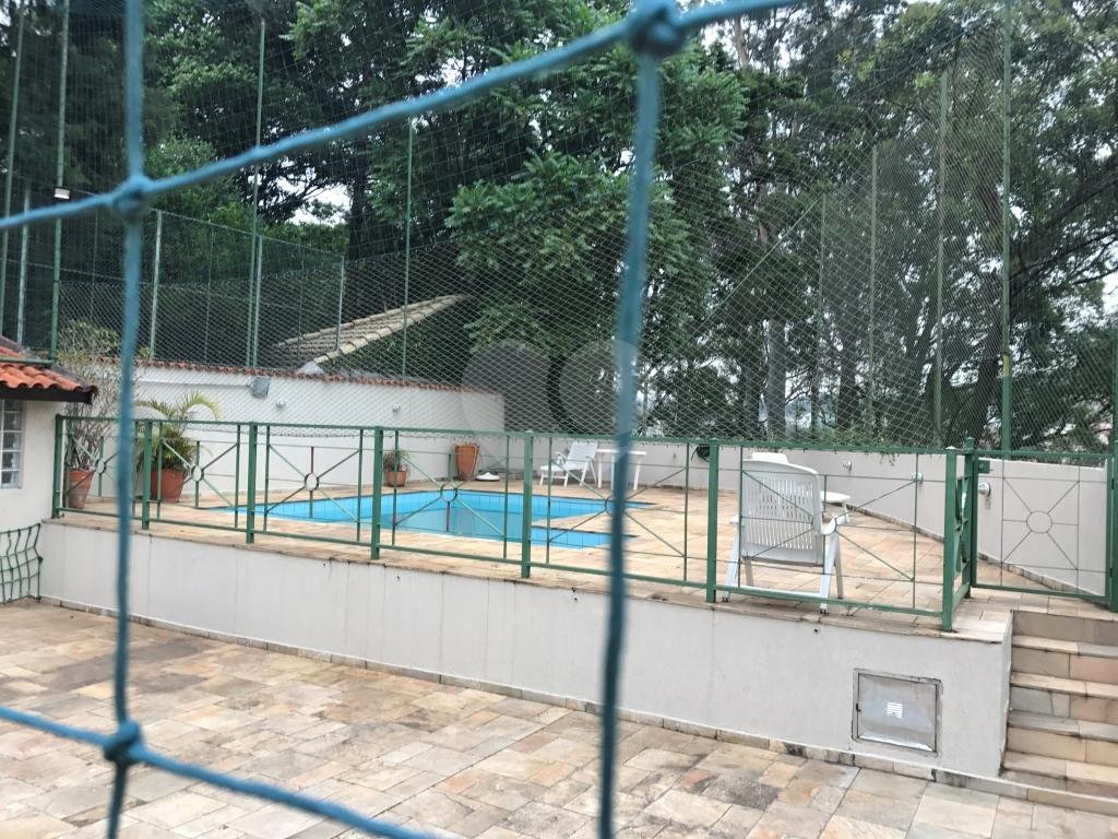 Sobrado à venda em condomínio fechado no pé da Serra da Cantareira