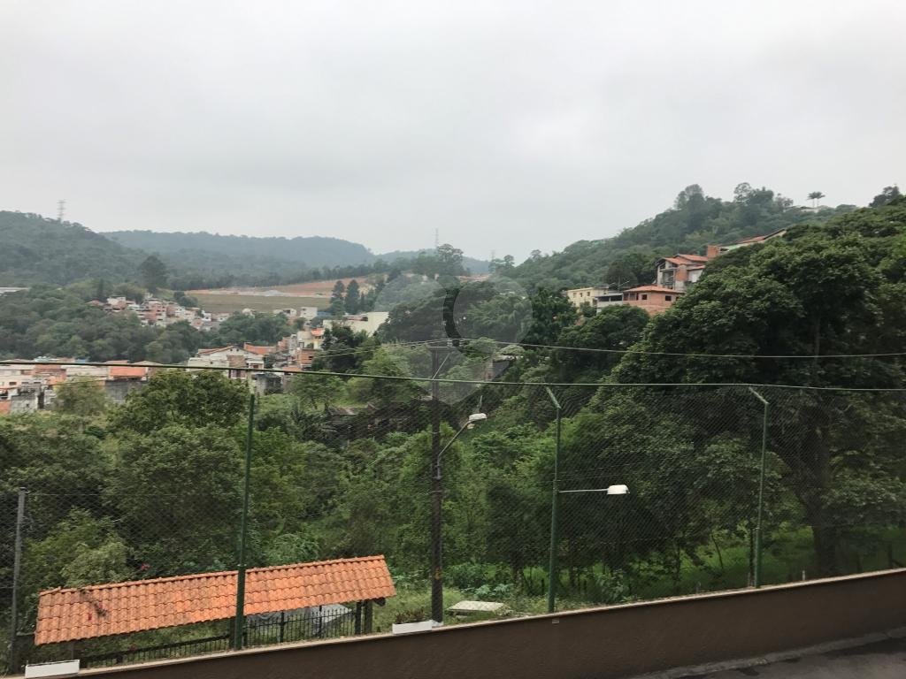 Sobrado à venda em condomínio fechado no pé da Serra da Cantareira