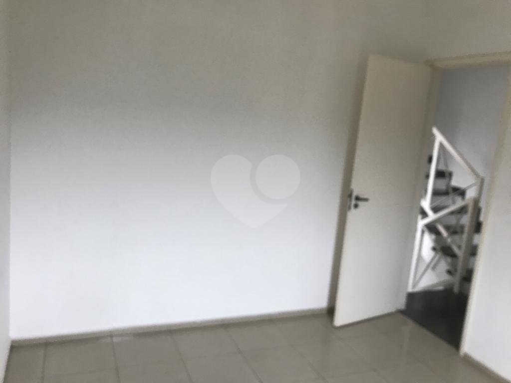 Sobrado à venda em condomínio fechado no pé da Serra da Cantareira