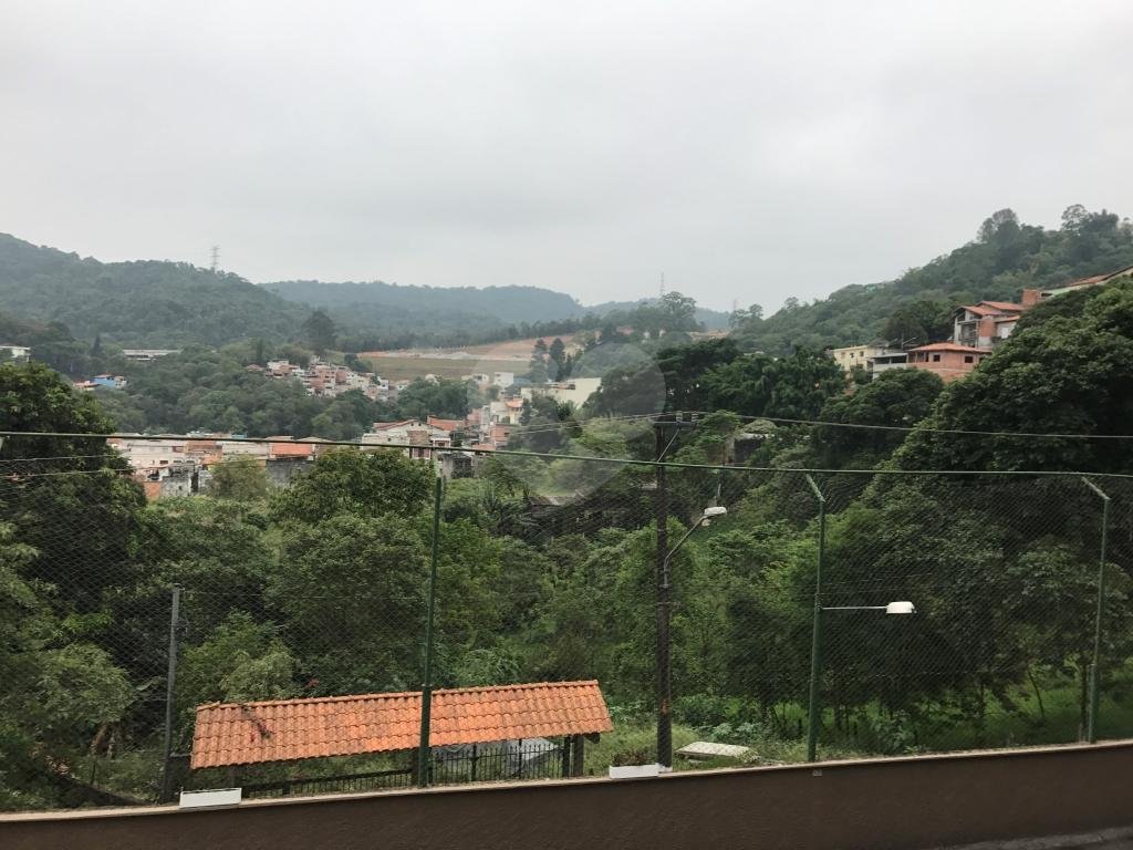 Sobrado à venda em condomínio fechado no pé da Serra da Cantareira
