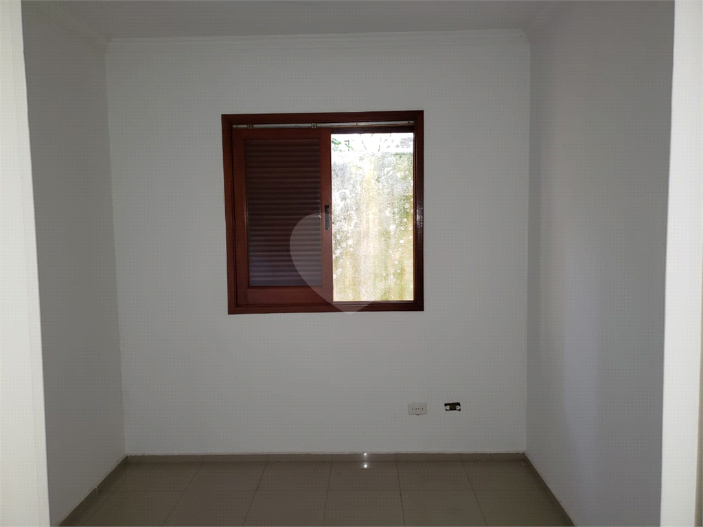 Sobrado à venda em condomínio fechado no pé da Serra da Cantareira