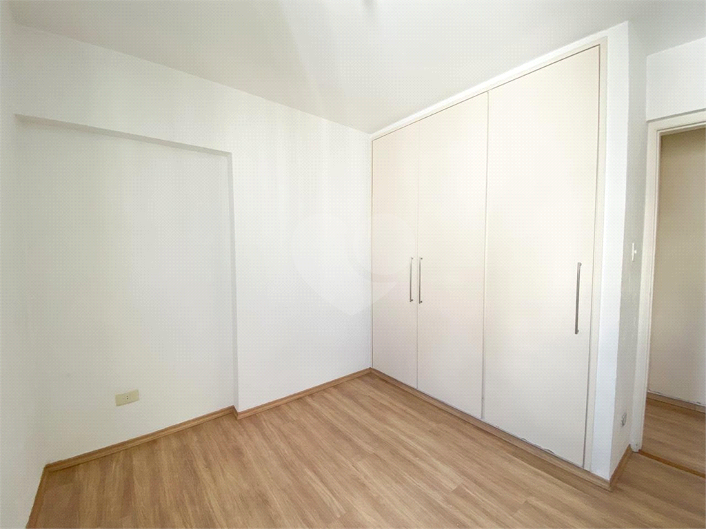 03 DORMITÓRIOS,01 SUITE , 03 BANHEIROS, 02 VAGAS DE GARAGEM COBERTAS,  COM ARMÁRIOS, BRAZ LEME.