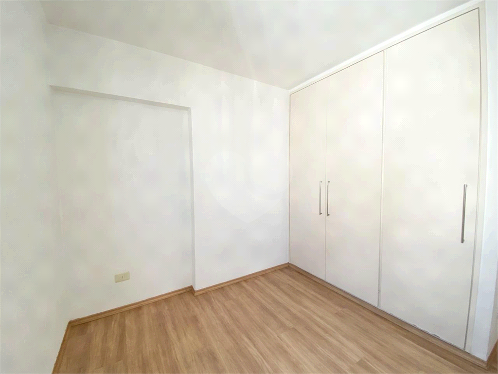 03 DORMITÓRIOS,01 SUITE , 03 BANHEIROS, 02 VAGAS DE GARAGEM COBERTAS,  COM ARMÁRIOS, BRAZ LEME.