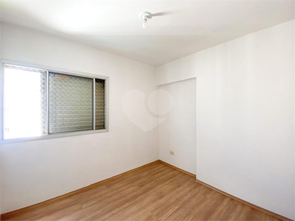 03 DORMITÓRIOS,01 SUITE , 03 BANHEIROS, 02 VAGAS DE GARAGEM COBERTAS,  COM ARMÁRIOS, BRAZ LEME.