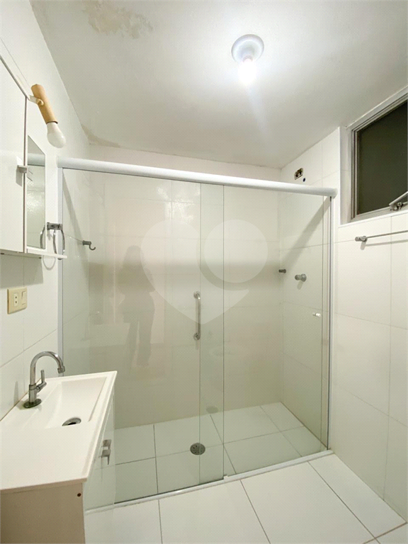 03 DORMITÓRIOS,01 SUITE , 03 BANHEIROS, 02 VAGAS DE GARAGEM COBERTAS,  COM ARMÁRIOS, BRAZ LEME.